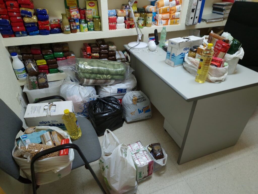 Lotes de alimentos obtenidos gracias a donaciones.